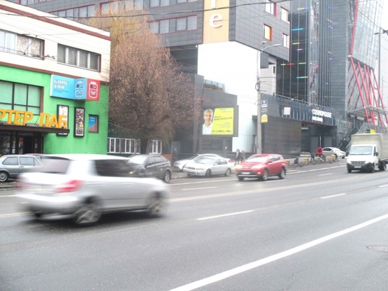 Фото рекламної площини за адресою ул.В.Гетьмана/ул.Металлистов ТЦ БОЛЬШЕВИК Фото рекламної площини за адресою ул.В.Гетьмана/ул.Металлистов ТЦ БОЛЬШЕВИК