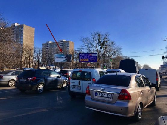 Фото рекламної площини за адресою Кольцевая-Лятошинского, разделитель(Метро) в направлении ТЦ Магеллан Фото рекламної площини за адресою Кольцевая-Лятошинского, разделитель(Метро) в направлении ТЦ Магеллан