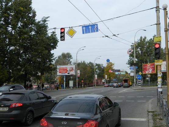 Фото рекламної площини за адресою Чорновола вул./Дмитриївська вул., напр. до вул. Артема, ст.Б1 Фото рекламної площини за адресою Чорновола вул./Дмитриївська вул., напр. до вул. Артема, ст.Б1