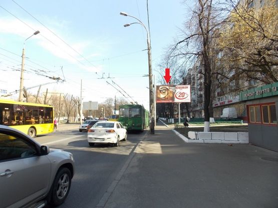 Фото рекламної площини за адресою Кириловская (Фрунзе),ул. 117 к Московскому пр-т.
