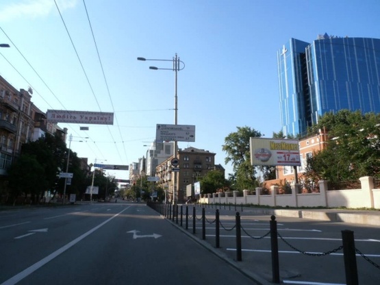 Фото рекламної площини за адресою Жилянская ул. / Льва Толстого ул. Фото рекламної площини за адресою Жилянская ул. / Льва Толстого ул.