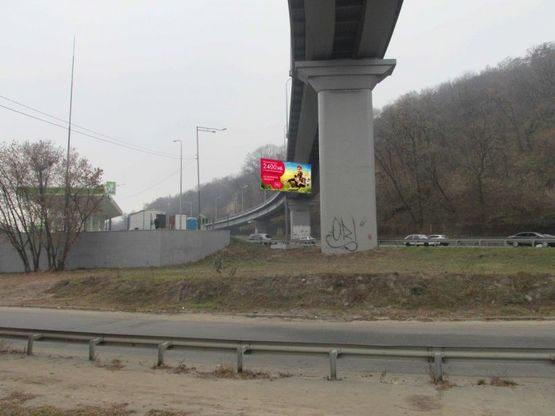 Фото рекламної площини за адресою Надднепрянское шоссе (центр), новый мост, центр. ботсад (Выдубицкий монастырь), направл. движения к мосту Патона Фото рекламної площини за адресою Надднепрянское шоссе (центр), новый мост, центр. ботсад (Выдубицкий монастырь), направл. движения к мосту Патона