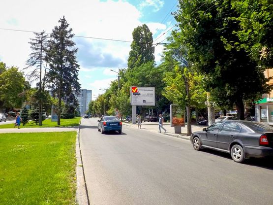 Фото рекламной плоскости по адресу пр-т. Гагаріна, 104 навпр. ТЦ "Космос", бек-лайт 4х3 Фото рекламной плоскости по адресу пр-т. Гагаріна, 104 навпр. ТЦ "Космос", бек-лайт 4х3