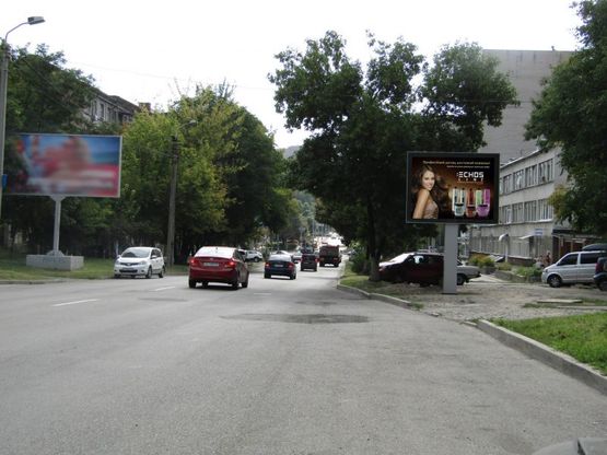 Фото рекламной плоскости по адресу вул. Володимира Антоновича вул, (Через дорогу від будинку №22)/ул. Свердлова , через дорогу от дома, 22 Фото рекламной плоскости по адресу вул. Володимира Антоновича вул, (Через дорогу від будинку №22)/ул. Свердлова , через дорогу от дома, 22