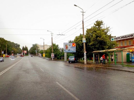 Фото рекламной плоскости по адресу пр-т. Гагаріна - вул. Ласточкіна, "Укрсиббанк", бэк-лайт 4х3/пр. Гагарина - ул. Ласточкина, "Укрсиббанк", бэк-лайт 4х3