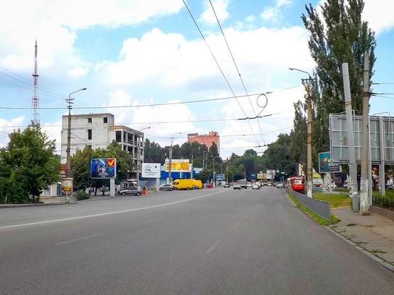 Фото рекламной плоскости по адресу пр-т. Гагаріна - вул. Ласточкіна, "Укрсиббанк", бэк-лайт 4х3/пр. Гагарина - ул. Ласточкина, "Укрсиббанк", бэк-лайт 4х3