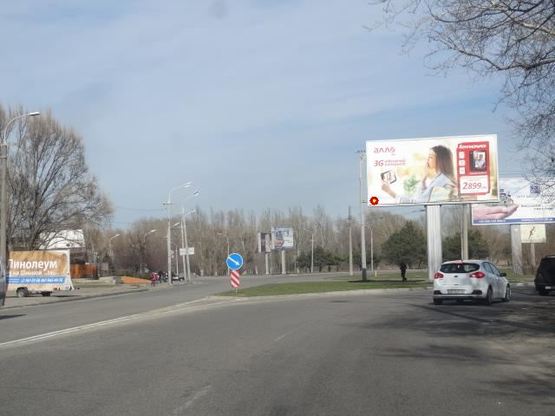 Фото рекламної площини за адресою Набережна Перемоги - розподілювач, до центру/Набережная Победы - ул.Космическая, разделитель, в центр, бэк-лайт 8х4