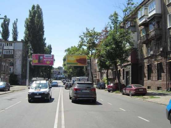 Фото рекламної площини за адресою ул. Среднефонтанская, 63 (напротив) (з міста права Призма)