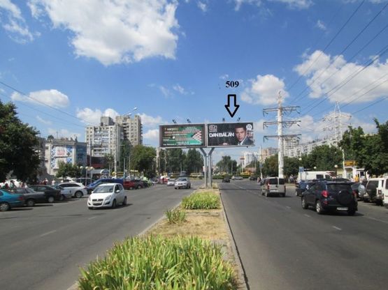 Фото рекламной плоскости по адресу просп. Академика Глушко - Золотой дюк (призма правая)