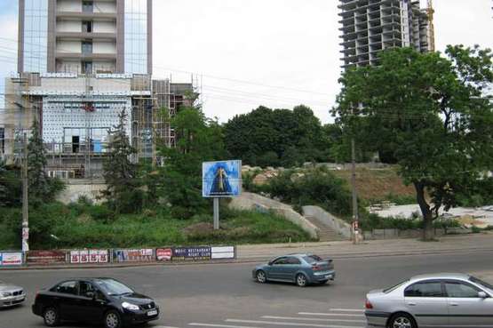 Фото рекламної площини за адресою ул. Генуэзская - ул. Посмитного