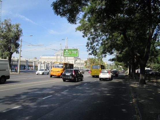 Фото рекламной плоскости по адресу ул. Среднефонтанская (остановка) (Призма)