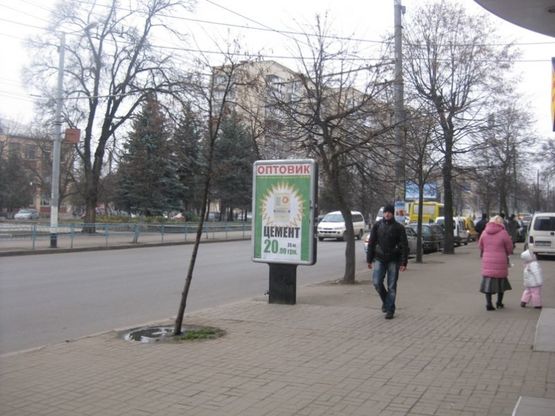 Фото рекламної площини за адресою ул. Киевская №2 (м-н Сумки,остановка Хлебная)