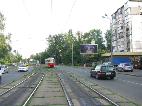 Фото рекламної площини за адресою Курнатовського вул., 9  поруч з АТБ