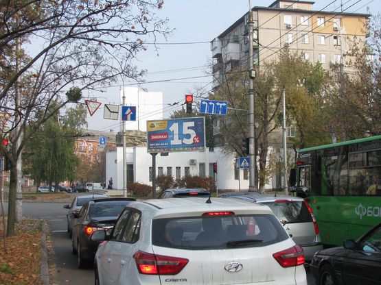Фото рекламной плоскости по адресу ВерховноЇ Ради бул., 8/20 /вул. Будівельників