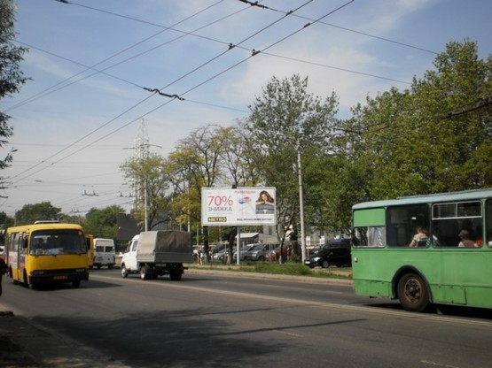 Фото рекламной плоскости по адресу Комарова - 25 Чапаевской №2