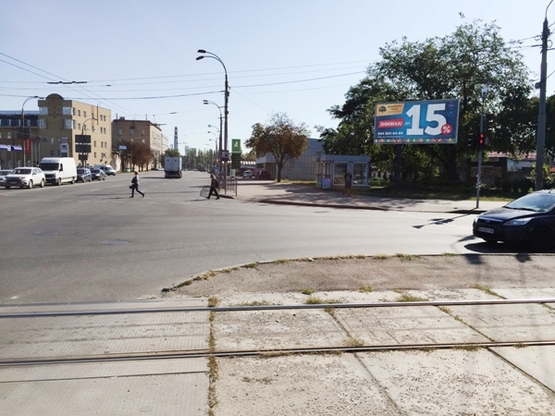 Фото рекламной плоскости по адресу ул. Луговая,  перекресток с ул. Автозаводской (призма А3)