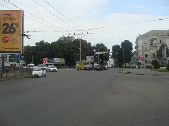 Фото рекламної площини за адресою 1100-річчя Полтави, вул. (вхід у сквер)