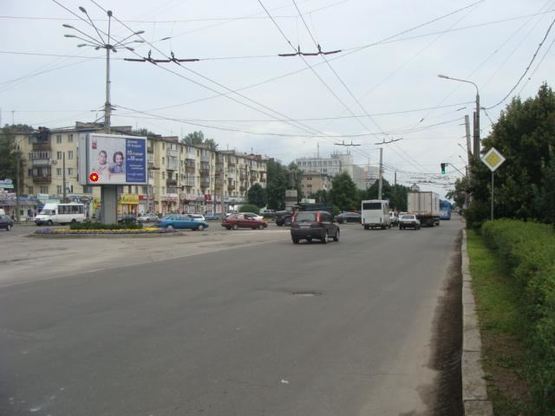 Фото рекламной плоскости по адресу пл.Зыгина (на треугольнике) с ул.Халтурина