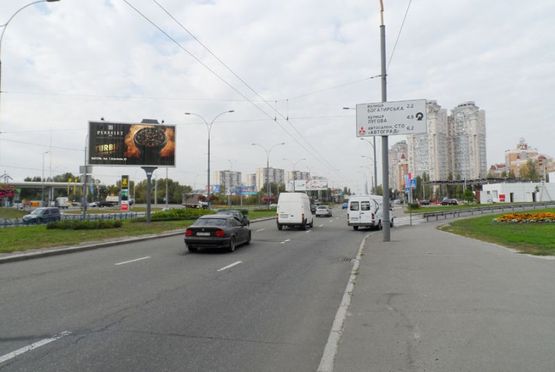 Фото рекламної площини за адресою Г.Сталинграда пр-т (разделитель) из  центра Фото рекламної площини за адресою Г.Сталинграда пр-т (разделитель) из  центра