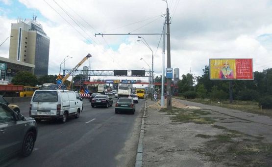 Фото рекламної площини за адресою пр-т С.Бандери/вул.Йорданська (Л.Гавро) (А2) к Петровке призма