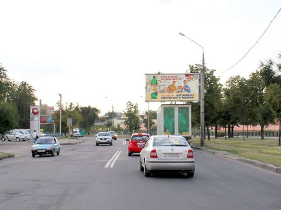 Фото рекламной плоскости по адресу Нетеченская наб., 11 , из центра Фото рекламной плоскости по адресу Нетеченская наб., 11 , из центра