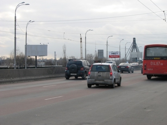 Фото рекламної площини за адресою пр-т. Ватутина, "СКАЙ МОЛЛ"-"АШАН" в напр. Московского моста Фото рекламної площини за адресою пр-т. Ватутина, "СКАЙ МОЛЛ"-"АШАН" в напр. Московского моста