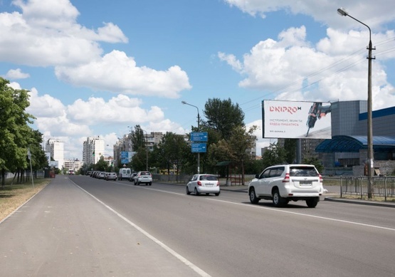 Фото рекламной плоскости по адресу Ул. Оноре де Бальзака - ул. Драйзера, 21. На остановке, парковка супермаркета СИЛЬПО Фото рекламной плоскости по адресу Ул. Оноре де Бальзака - ул. Драйзера, 21. На остановке, парковка супермаркета СИЛЬПО