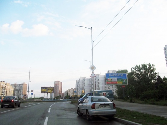 Фото рекламної площини за адресою Ул. Ревуцкого, 25. На кругу с ул. Тростянецкой, ул. Ахматовой Фото рекламної площини за адресою Ул. Ревуцкого, 25. На кругу с ул. Тростянецкой, ул. Ахматовой