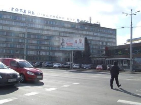 Фото рекламної площини за адресою пл. Героїв Чорнобиля (пл. Жовтнева)
