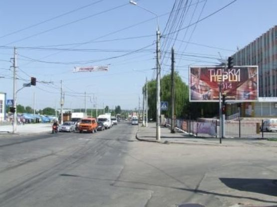 Фото рекламной плоскости по адресу перехрестя вул. Академіка Янгеля/вул. Батозька