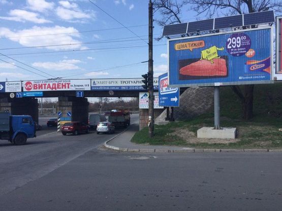 Фото рекламной плоскости по адресу вул. Перемоги, перехрестя з вул.Тюленіна, світлофор Фото рекламной плоскости по адресу вул. Перемоги, перехрестя з вул.Тюленіна, світлофор