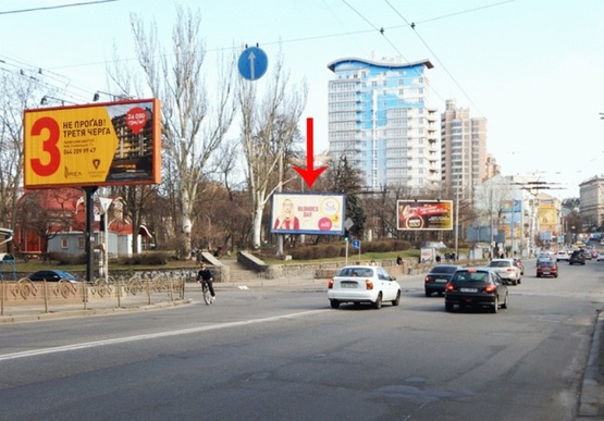 Фото рекламной плоскости по адресу Артема ул., возле ул.Глыбочицкая, от ст.м. "Лукьяновская", в центр