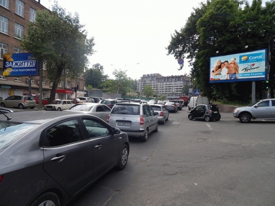 Фото рекламної площини за адресою Глубочицкая ул., возле ул.Лукьяновская, в сторону ул.Артема, из центра Фото рекламної площини за адресою Глубочицкая ул., возле ул.Лукьяновская, в сторону ул.Артема, из центра