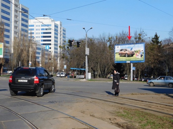 Фото рекламной плоскости по адресу Лепсе Ивана б-р, возле ул.Василенко, к ул.Гарматной, в центр