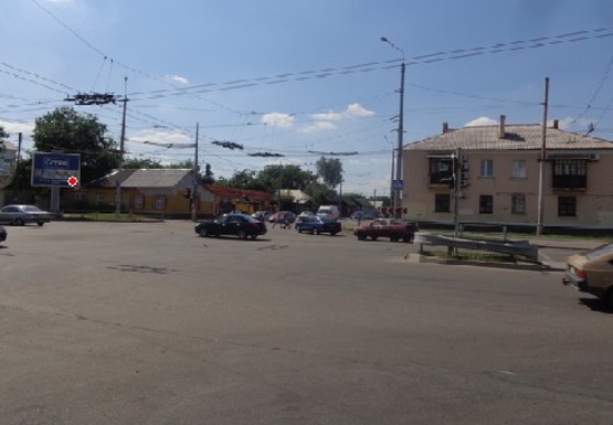 Фото рекламної площини за адресою 1 Мая ул. - 77-ой гвардейской дивизии ул.