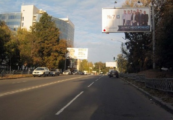 Фото рекламной плоскости по адресу Новгородская ул., 4