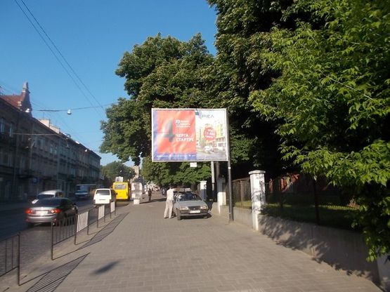 Фото рекламной плоскости по адресу Городоцька, 40 (напроти цирку, з центру)