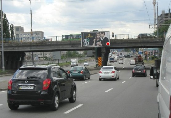 Фото рекламної площини за адресою Броварской пр. - Строителей ул.