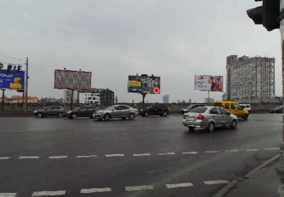 Фото рекламної площини за адресою Броварской пр. - Освободителей ул.