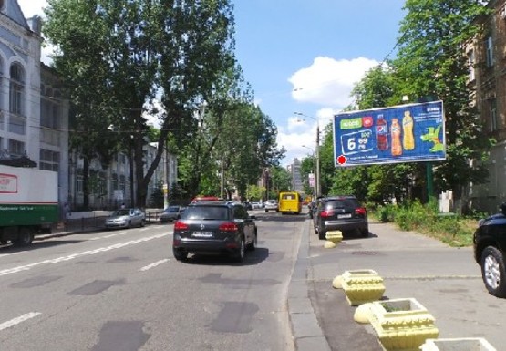 Фото рекламної площини за адресою Мельникова ул., 24 - Древлянская ул. (бывш. Якира ул.)