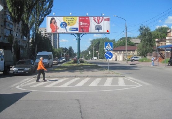 Фото рекламной плоскости по адресу Лепика  ул. - Горького ул., Свободы пл.