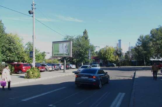 Фото рекламной плоскости по адресу Кудряшова вул., 1 навпроти