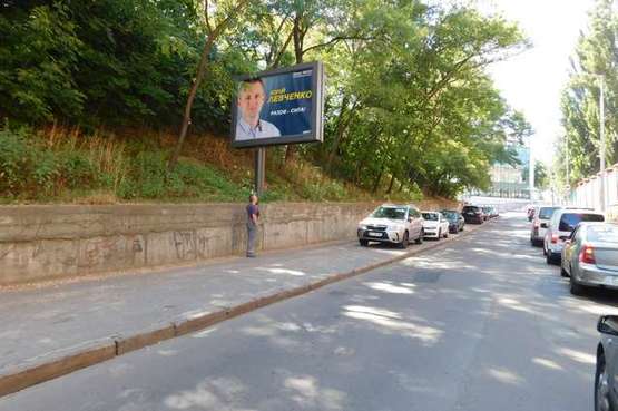 Фото рекламной плоскости по адресу Татарська вул., .