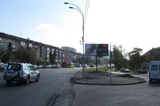 Фото рекламной плоскости по адресу Харківське шосе, 4