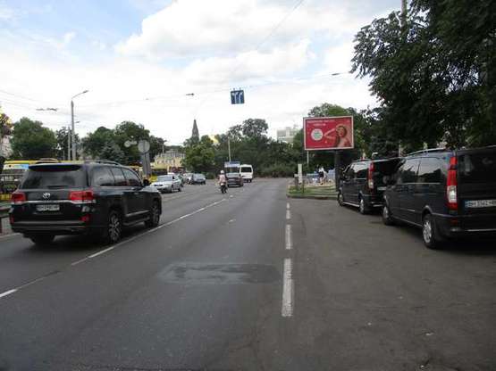 Фото рекламної площини за адресою Середньофонтанська вул. - Італійський бульв. (2,23х3,06)