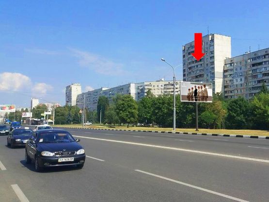 Фото рекламної площини за адресою Свободы пр., 40А, в сторону супермаркетов "Сильпо", "Фокстрот", ст. м. "Победа", из центра