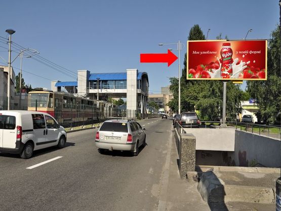 Фото рекламної площини за адресою Жилянская ул., 97, в центр