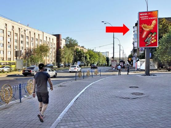 Фото рекламної площини за адресою Алмазова ул. (бывш. Кутузова ул.) / Копыленка ул., в сторону ст. м. "Печерская"