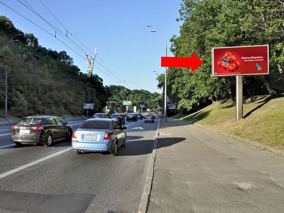 Фото рекламної площини за адресою Дружбы Народов бул., 38-А, напротив, в сторону пл. Героив ВОВ, между ел. оп. №196 и №194