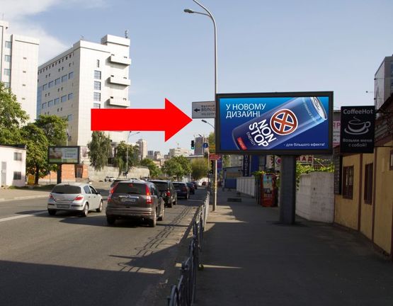 Фото рекламної площини за адресою Короленковская ул., 4 / Владимирская ул., на светофоре, в сторону Малевича ул. (бывш. Боженка ул.)